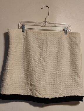 H&M Textured Bouclé Tweed Skirt – Size 18 – NWT – Back Zip